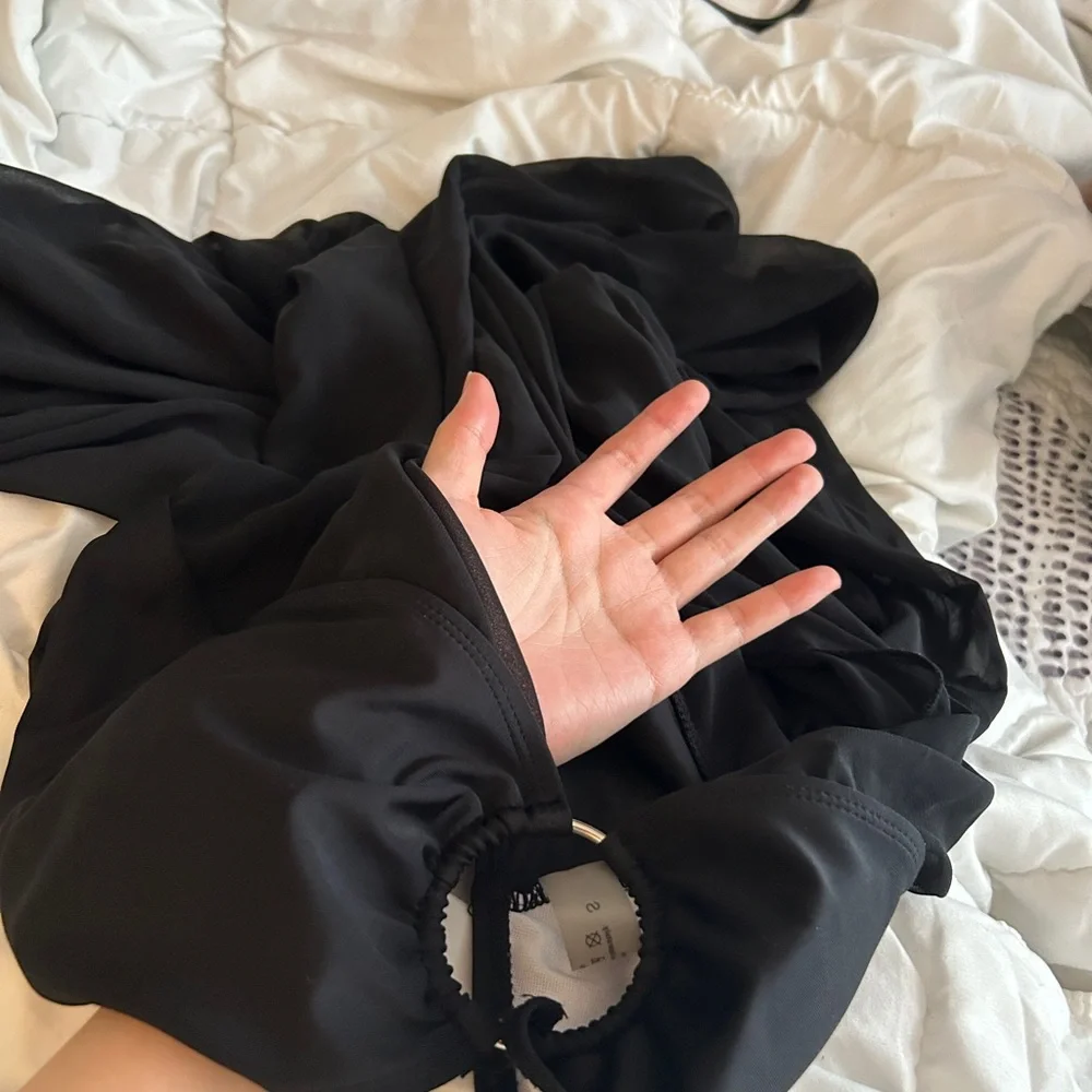 Black Swimsuit Top Size Small for Women - Picture 3 of 4